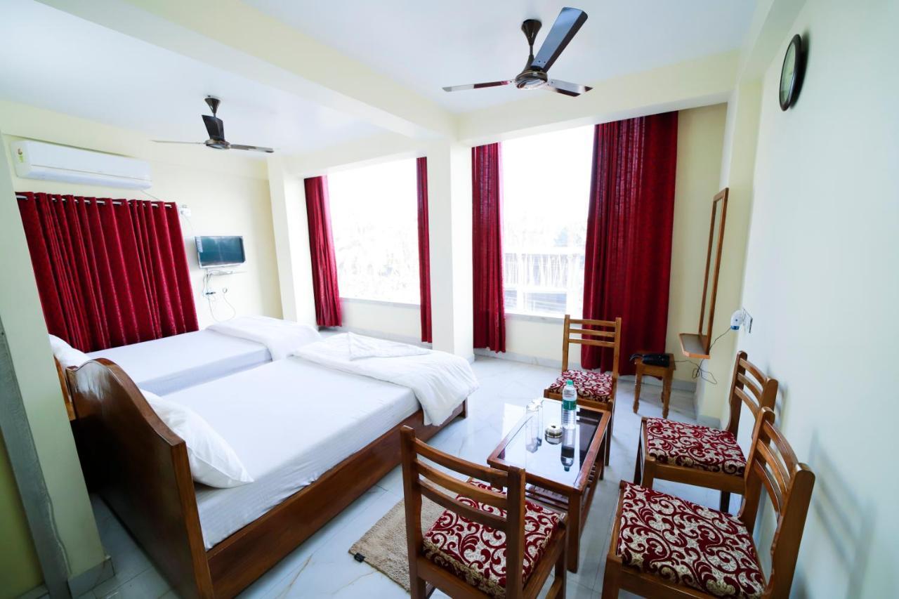 Rishika Guest House And Banquet Kolkata Exterior photo