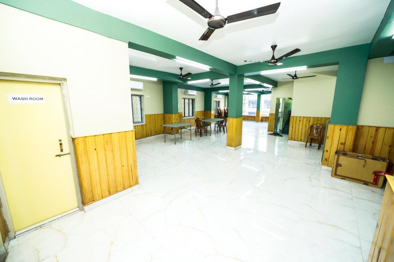 Rishika Guest House And Banquet Kolkata Exterior photo